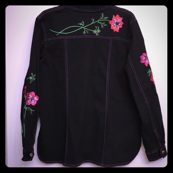 Bob Mackie Floral Pattern Wearable Art Shirt - Picture 5 of 6